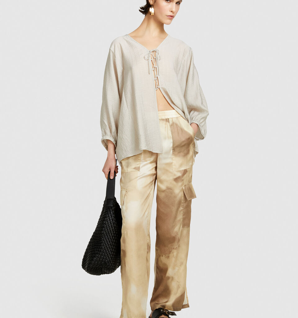 Printed satin cargos - women's regular fit trousers - Multi-color | Sisley image number 1